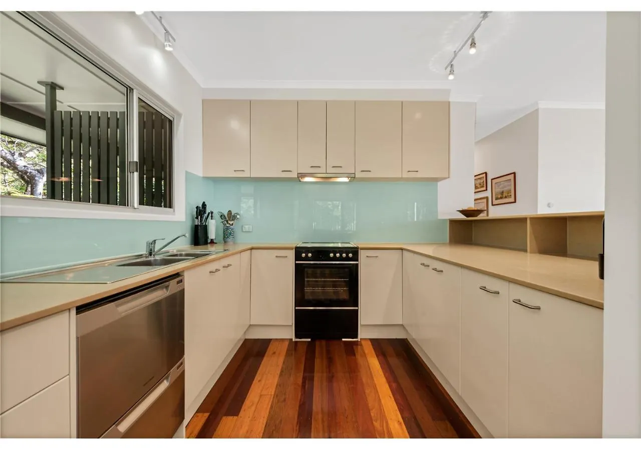Blissful Lake Retreat Cootharaba Holiday home