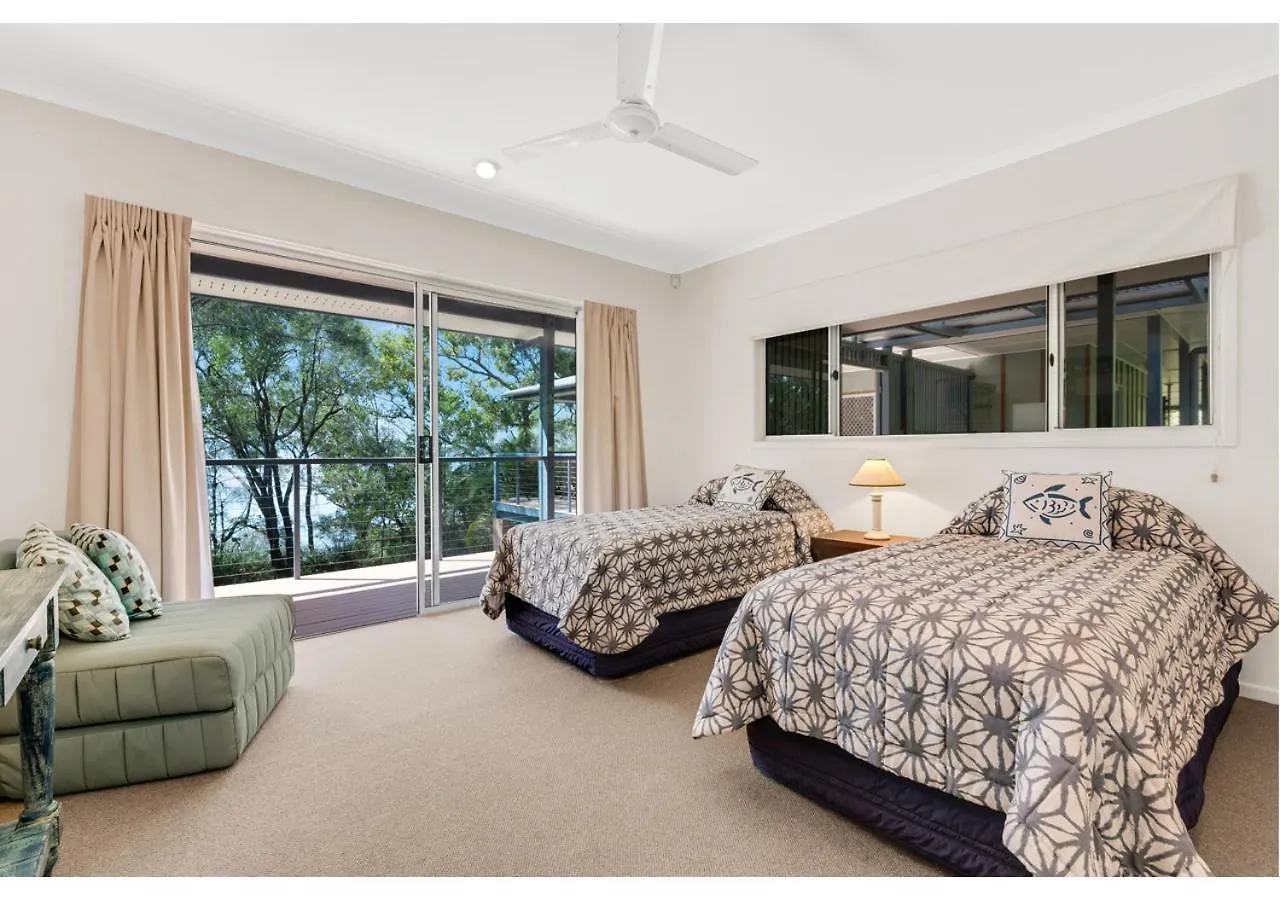 Blissful Lake Retreat Cootharaba 0*,  Australia